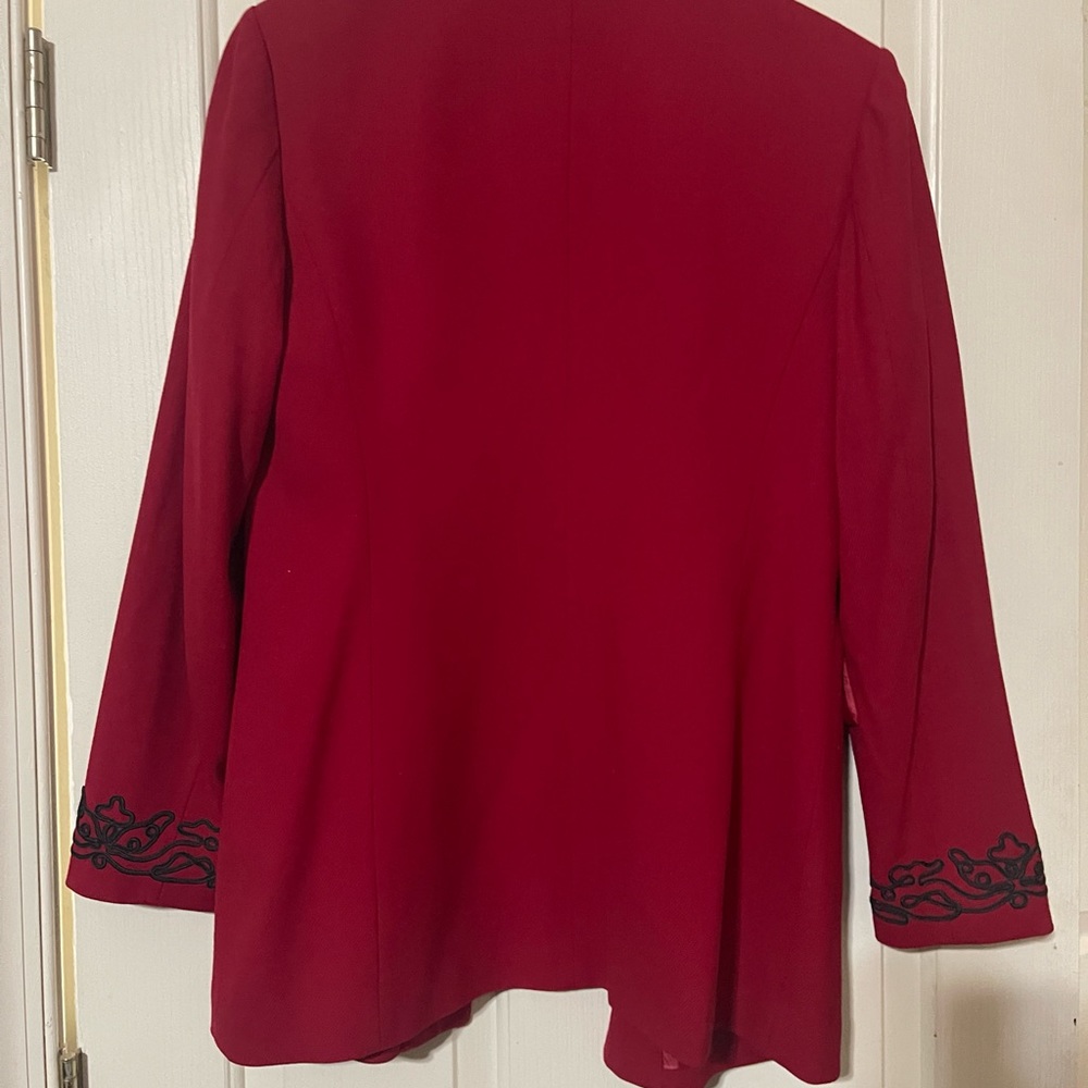 Snazzy, jazzy and classic Talbots red blazer with black sartouche trim - Picture 5 of 9